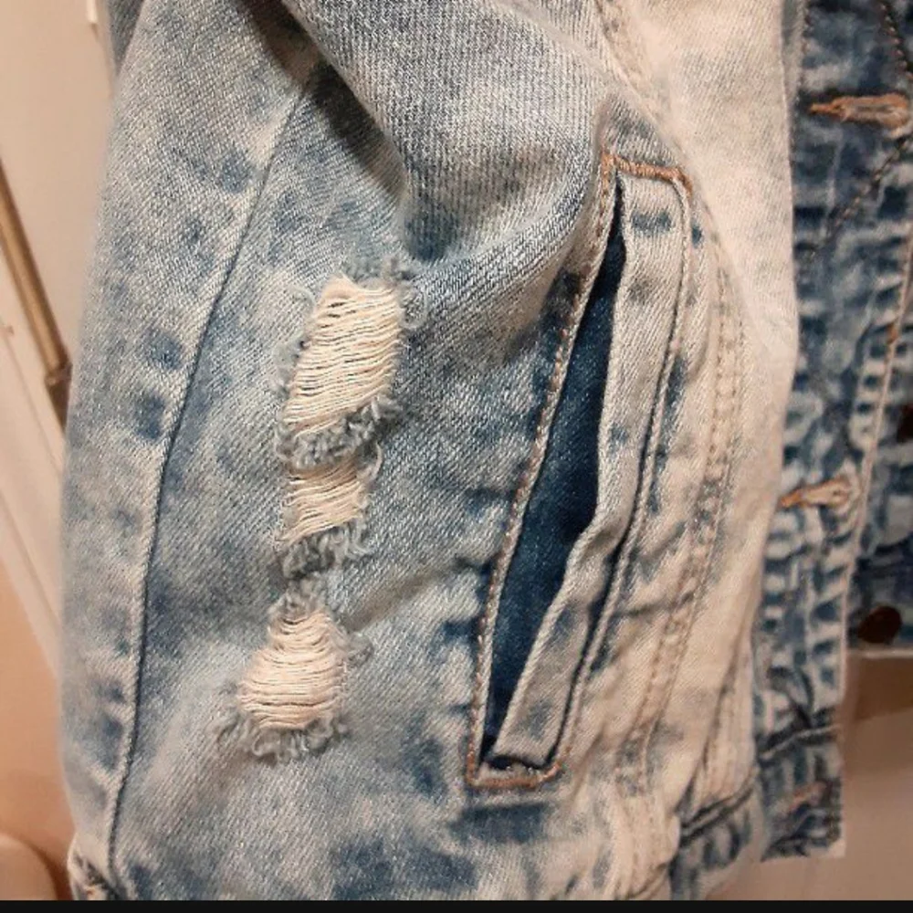 Mudd women's denim jeans destress jacket . Size large - Picture 6 of 12